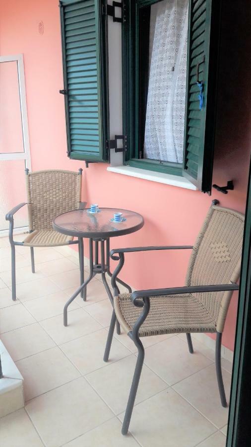 Giannos Apartments أيّا إفيميا المظهر الخارجي الصورة