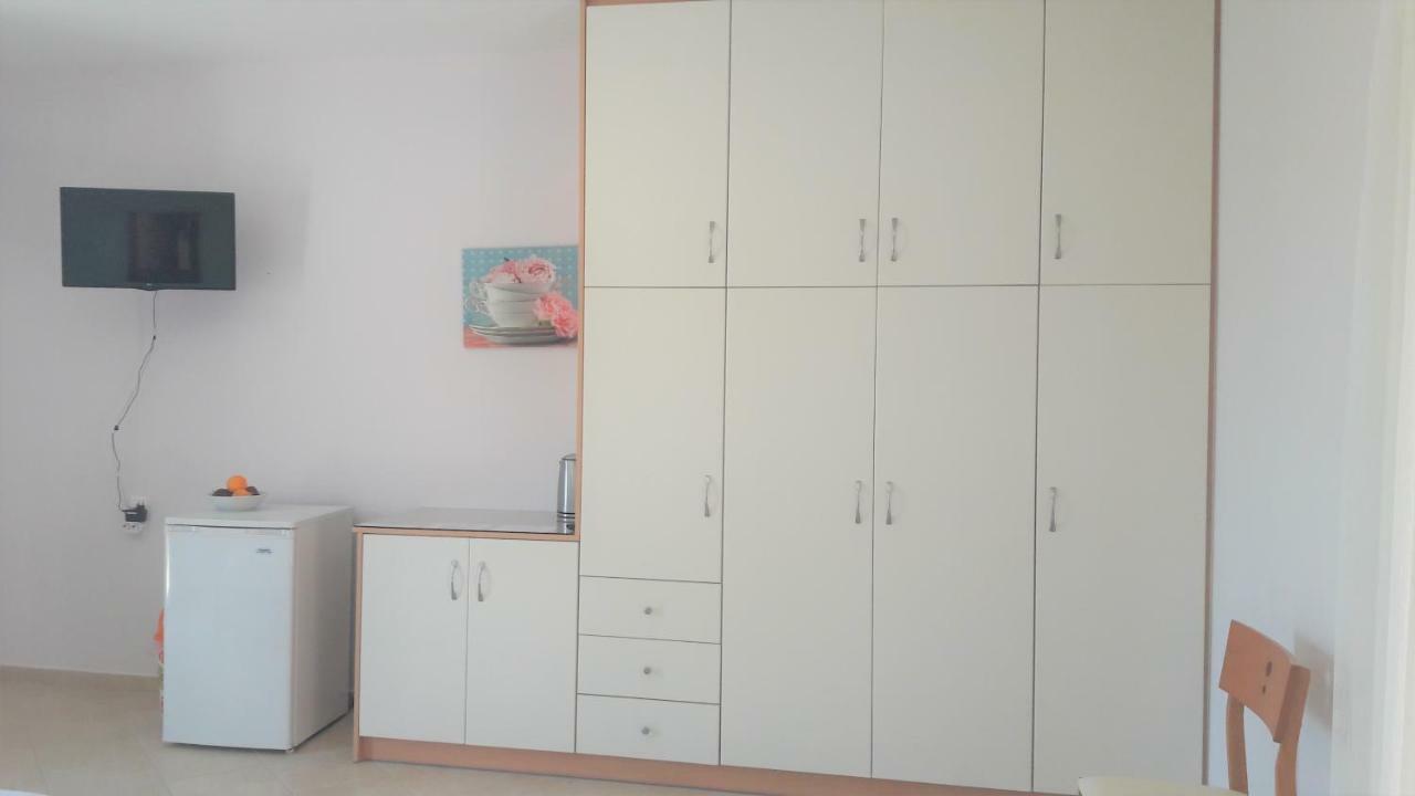 Giannos Apartments أيّا إفيميا المظهر الخارجي الصورة